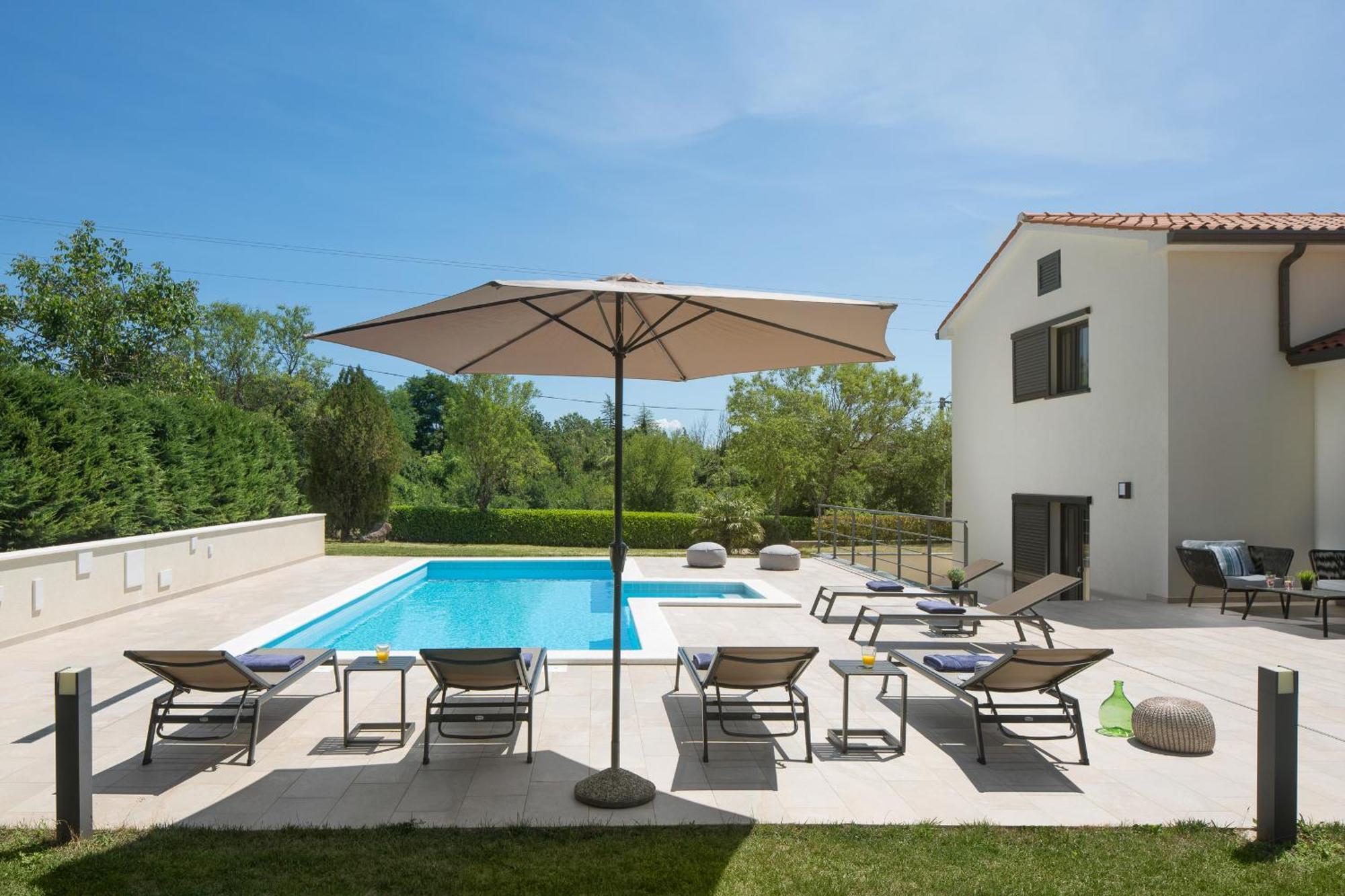 Villa Del Sol With Large Garden Perfect For Families Labin  Exterior foto